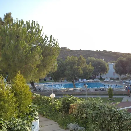 Club Mackerel Village Otel 3*