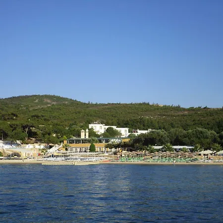 Club Mackerel Village