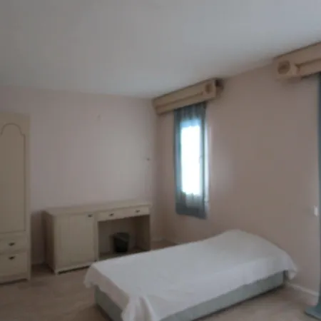 Club Mackerel Village מלון 3*