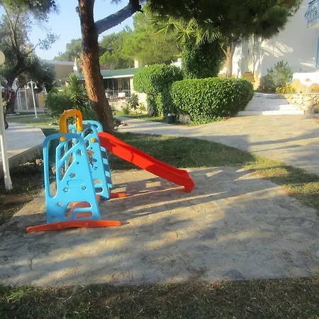 Club Mackerel Village מלון