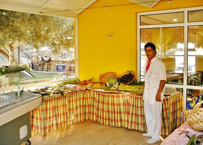 Club Mackerel Village Hotel 3*