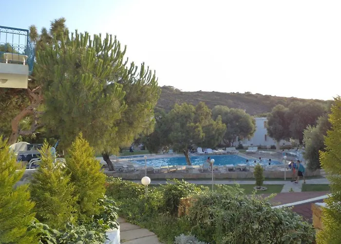 Club Mackerel Village Hotel 3*