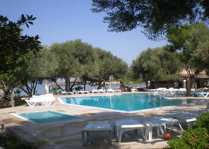 Club Mackerel Village Hotel