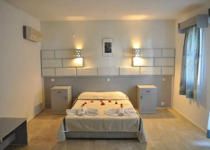 Club Mackerel Village