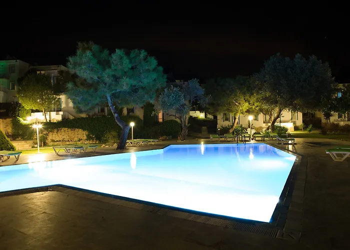 Club Mackerel Village Hotel 3*