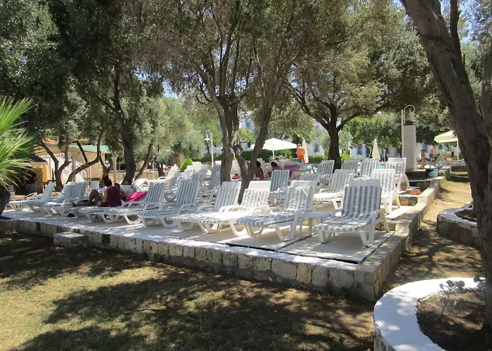 Club Mackerel Village Hotel 3*