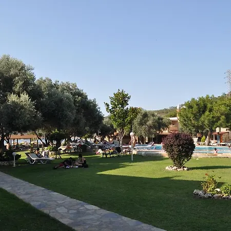 Club Mackerel Village 포카