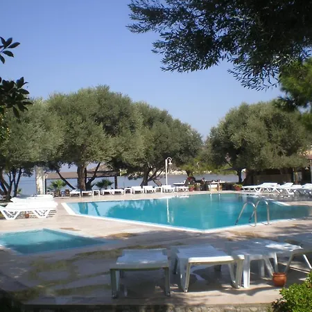 Club Mackerel Village 호텔