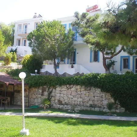 Club Mackerel Village Hotel 3*