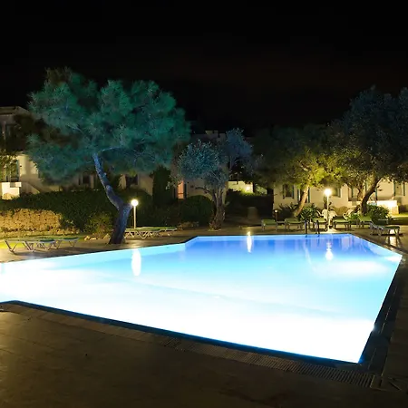 Club Mackerel Village 호텔 3*