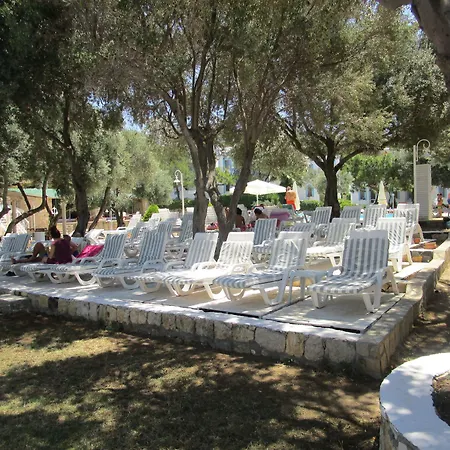 Club Mackerel Village 호텔 3*