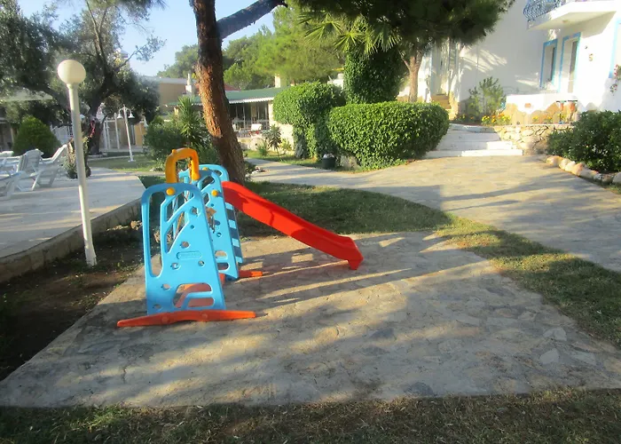 Club Mackerel Village Szálloda